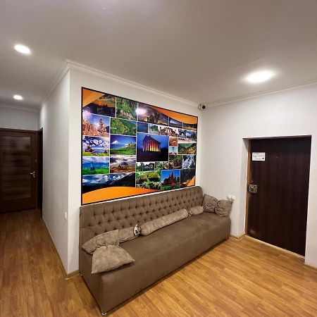 N1 Guest Hause Hotel Jerevan Buitenkant foto