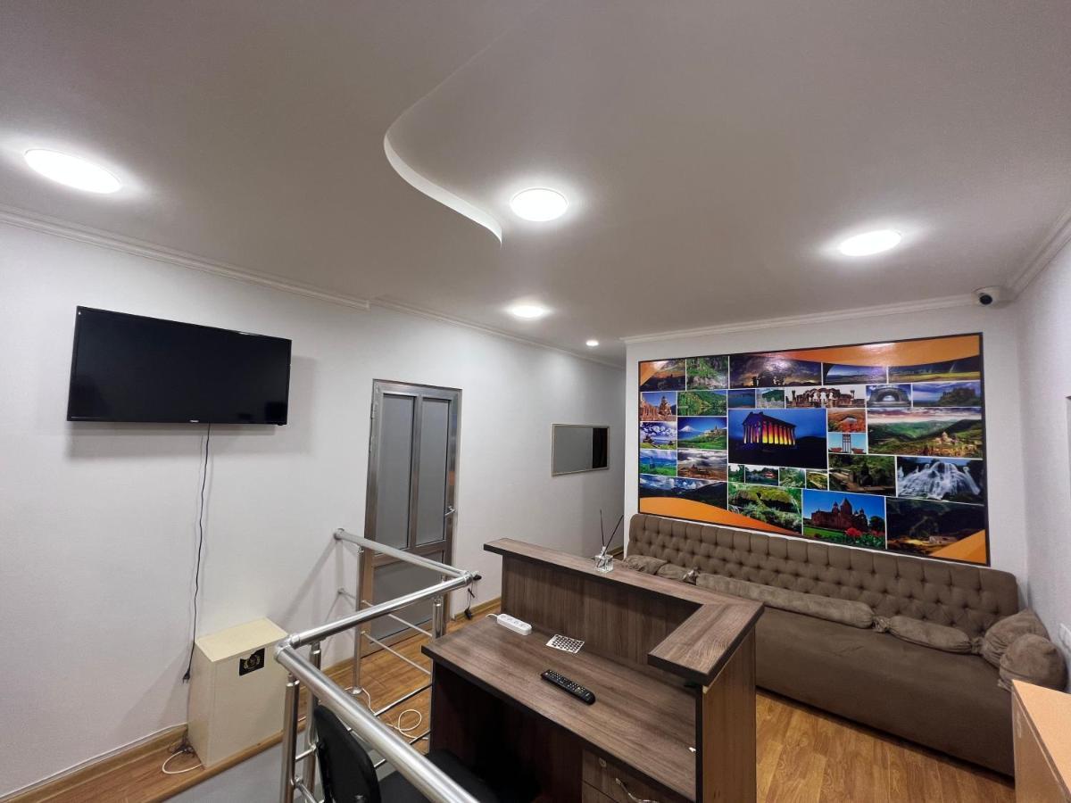 N1 Guest Hause Hotel Jerevan Buitenkant foto