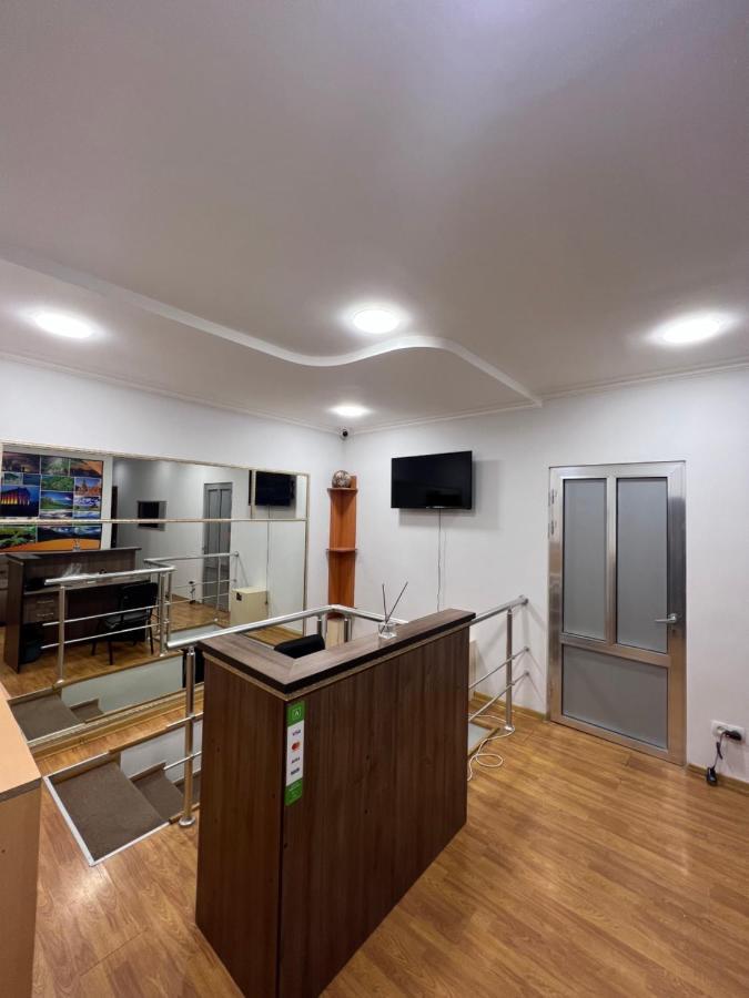 N1 Guest Hause Hotel Jerevan Buitenkant foto