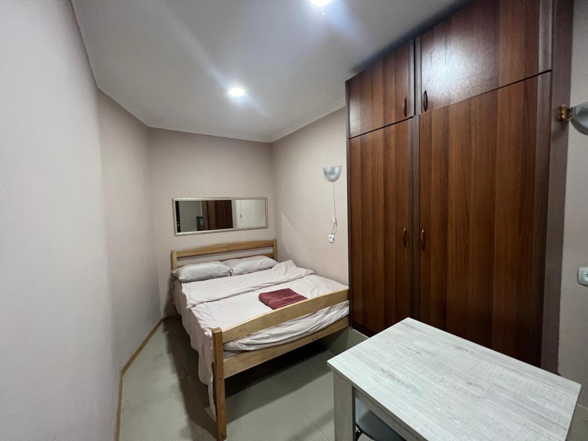 N1 Guest Hause Hotel Jerevan Buitenkant foto